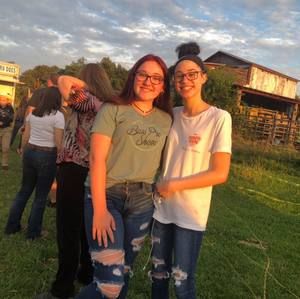 Meet your Posher, Becca